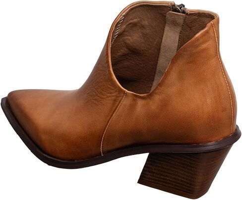 Antelope Women's Camryn Leather Boots in Saudi Arabia