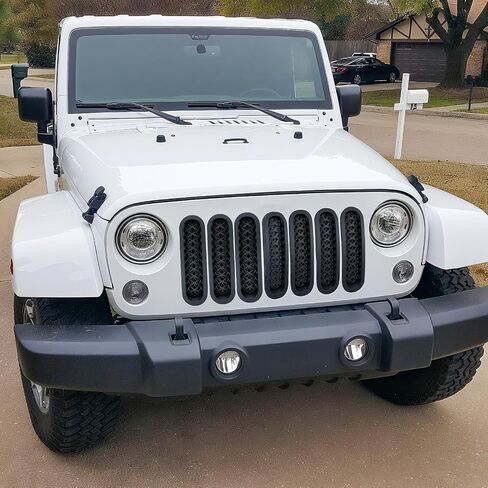 8PCS Grill Mesh Inserts Compatible with 2007-2018 Jeep JK Wrangler & Unlimited Wrangler Accessories, Front Grill Cover, Car Grill Mesh (7PCS Matte Black + 1PCS White) in Saudi Arabia