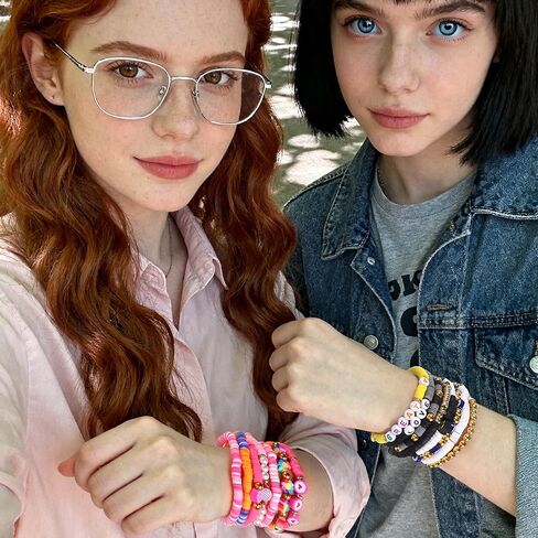 48 PCS Preppy Friendship Bracelets Bracelets ، أساور قابلة للتكديس للنساء ، مجموعة سوار مرنة مرنة الطين ، هدية سوار مجوهرات بوهو السائبة للنساء الحفلات (Multicolor) in Kuwait