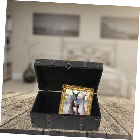 Cabilock Vintage Treasure Chest Box Box Retro تصميم خفيف الوزن مع قفل مزلاج لتنظيم المجوهرات إعطاء الدعائم التصوير الفوتوغرافي الكلاسيكية in Saudi Arabia