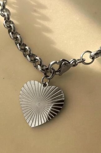 Gold Heart Necklace for Women, Chunky Chain Pendant Statement Y Necklaces Dainty Trendy Adjustable Non Tarnish Waterproof Stainless Steel Necklace Gift in Kuwait