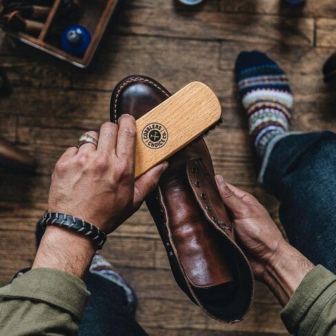 مجموعة فرشاة Cobbler’s Choice Co. Leather Care مع فرشاة أحذية Horsehair و Dauber Brush و Welt Brush و Microfiber - Brown in Saudi Arabia
