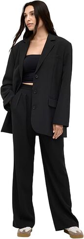 رؤية كينيث كول للسيدات Twill Three Button Boyfriend Jack in Saudi Arabia