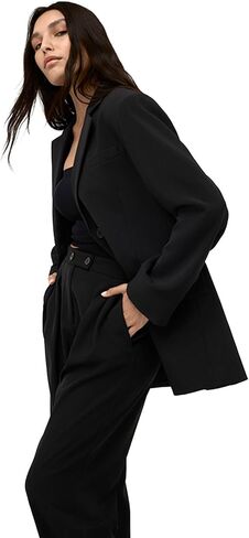 رؤية كينيث كول للسيدات Twill Three Button Boyfriend Jack in Saudi Arabia