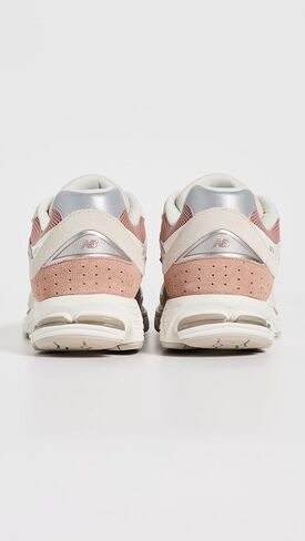 New Balance 2002 Men's Sneakers in Saudi Arabia