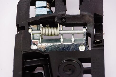 GM 13592462 BRACKET ASM-RR S/D O/S HDL (RH) in Saudi Arabia