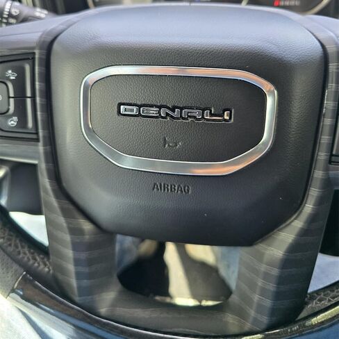 زخرفة تراكب عجلة القيادة الداخلية الجديدة لسيارة GMC Sierra 1500 2019-2023 2500HD 3500HD 2020-2023 Yukon 2021-2023 (لون ألياف الكربون) in Kuwait
