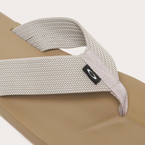 Oakley Men's Ventura Flip Flop in Saudi Arabia