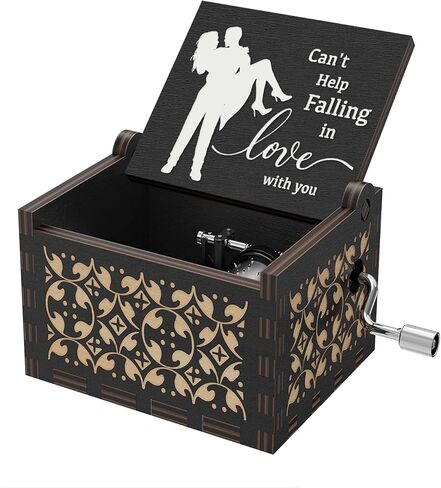 "لا يمكن أن تساعد في الوقوع في Lov" Hand Crank Music Box عتيقة الخشب المحفور بالموسيقى لها/له ، والحب الرومانسي يوم عيد الحب ، والذكرى ، وعربة عيد ميلاد للزوجة ، والزوج ، وصديقتها ، صديقها in Kuwait