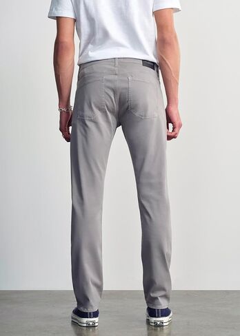 ركوب السراويل النحيفة للرجال للرجال in Kuwait