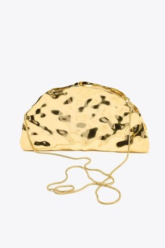Women Metallic Hard Clutch Half-Moon Bag Bag Basbody Bag Based مع حزام سلسلة قابل للإزالة in Kuwait