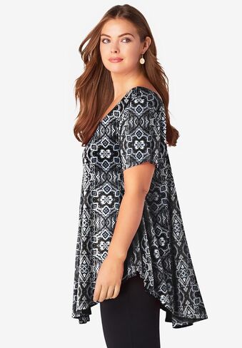 ROAMAN's Women's Plus Size Plus Size Ultra Drape V-Neck Swing Tup Top Top Tup in Saudi Arabia