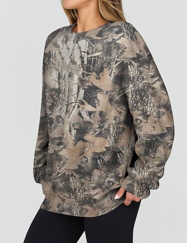 Camo Sweatshirt for Women Mens Oversized Fleece Maple Leaf Print Hoodies Camouflage Crewneck Long Sleeve Pullovers in Saudi Arabia