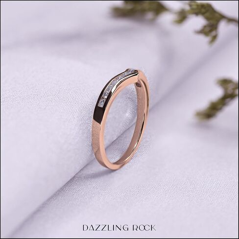 مجموعة RomazzlingRock 0.25 CTTW 18K ذهبية صلبة جولة الماس النسائي الزفاف القابلة للتكديس حارس الشيفرون 1/ in Saudi Arabia