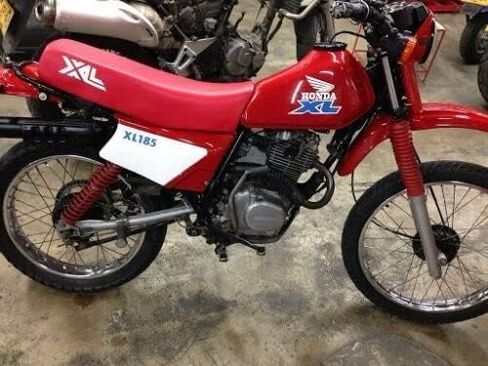 يتناسب متجر Legion Part Honda XL125 S 1984-1985 XL185 S 1983-1984 لوحة الغطاء الجانبي (الأحمر) in Saudi Arabia