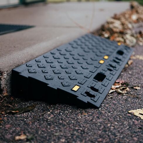 BISupply Rubber Curb Ramp 4 Inch Rise Wedge Set - 2pk Car Ramps Interlocking Curb Ramps for Driveway and Sidewalk in Saudi Arabia