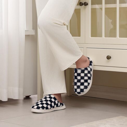 Checkered Plaid House Slippers for Women | Mens Cozy Fuzzy Plaid Memory Foam Slippers with Faux Fur Lining for Indoor & Outdoor Comfort Soft Slides in Saudi Arabia