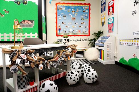 لوحة الإعلانات الممتعة للمزرعة من Creative Teachers Farm Friends (10237) كبيرة in Saudi Arabia