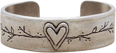 سوار Pewter Cuff محفور مع القلب والزهور والفروع المصنوعة يدويًا ، هدية مجوهرات مستوحاة للنساء للنساء. in Kuwait