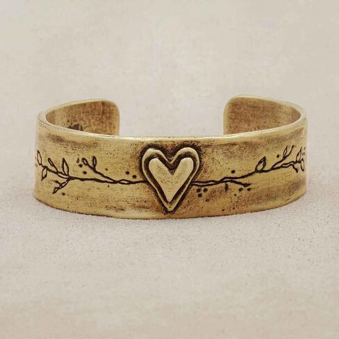 سوار Pewter Cuff محفور مع القلب والزهور والفروع المصنوعة يدويًا ، هدية مجوهرات مستوحاة للنساء للنساء. in Kuwait
