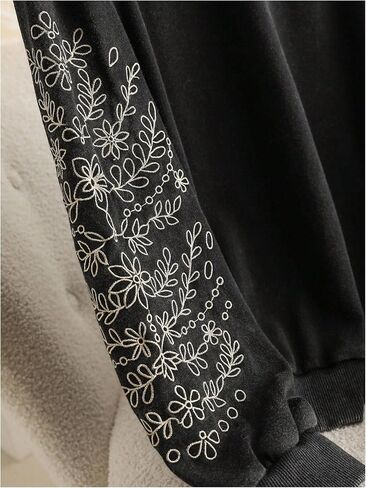 Women's Plus Size Floral Embroidered Sweatshirt Long Sleeve Crewneck Casual Pullover Tops in Saudi Arabia