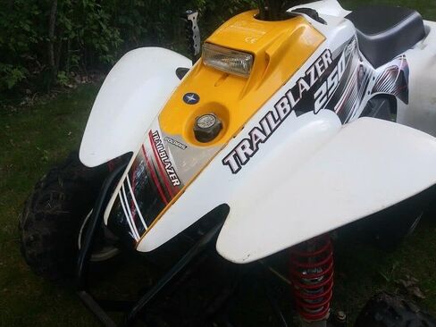 Polaris Scrambler Trail Blazer 250 400 500 (1995-2006) مجموعة رسومات شارات الجسم in Kuwait