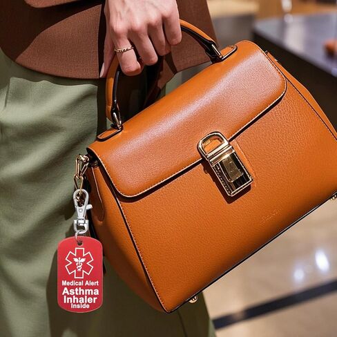 علامة الأمتعة التنبيه الطبي ، المعدات الطبية ، استنشاق الربو ، الطب ، epipen في الداخل ، علامة السحاب الأكياس الطبية in Kuwait