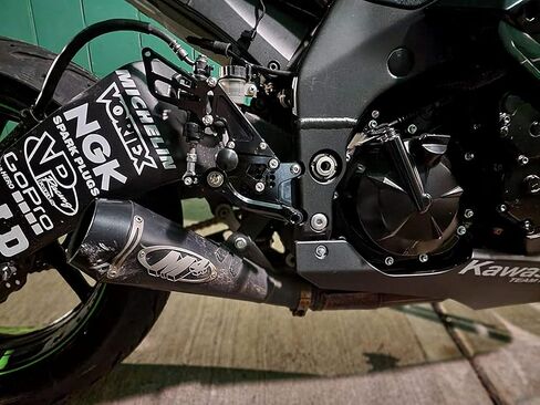 CNC ZX10R 06-10 Motorcycle Adjustable Rearsets Foot Pegs Rear Set Footpeg Brake Shift Pedal Compatible with Ninja ZX10R ZX 10R ZX-10 2006-2010 Black in Saudi Arabia