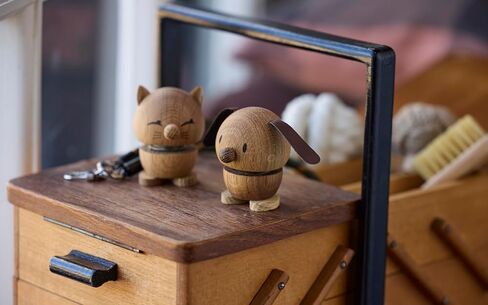 Hoptimist Dog Oak Bimble، بني خشبي، زخرفة ديكور المنزل - تصميم دنماركي، خشب مع زنبرك معدني، صغير - يخلق حركة مبهجة in Kuwait