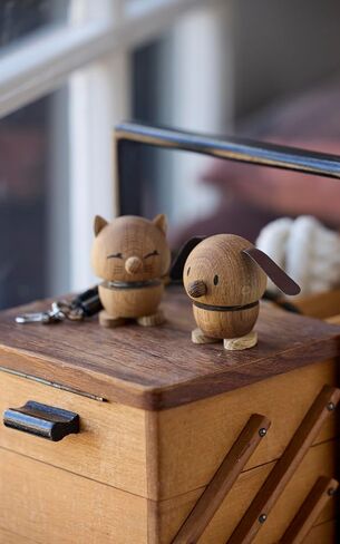 Hoptimist Dog Oak Bimble، بني خشبي، زخرفة ديكور المنزل - تصميم دنماركي، خشب مع زنبرك معدني، صغير - يخلق حركة مبهجة in Kuwait
