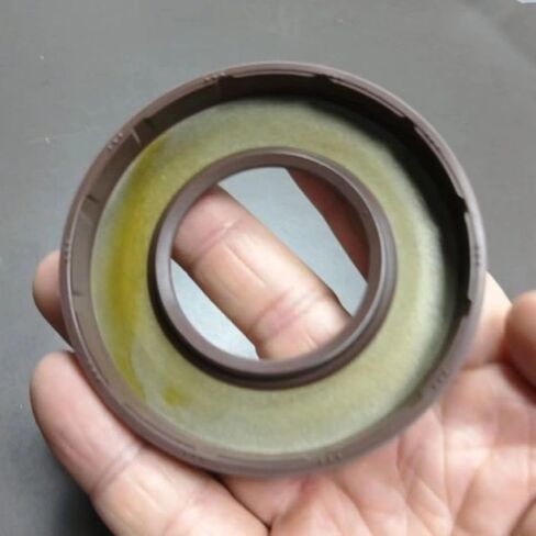 TRANSFER CASE OIL SEAL R 9495018 in Saudi Arabia
