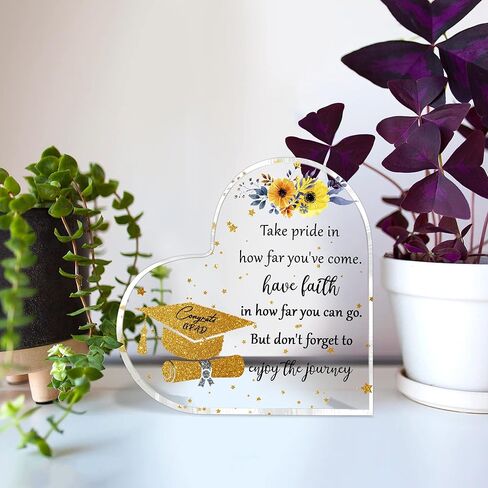 هدايا تخرج جامعية للنساء، هدايا تخرج ملهمة 2024، هدايا تخرج فئة 2024، تذكار التخرج للكلية الثانوية درجة الدكتوراه درجة الماجستير وزن ورق أكريليك على شكل قلب 6 بوصات in Kuwait