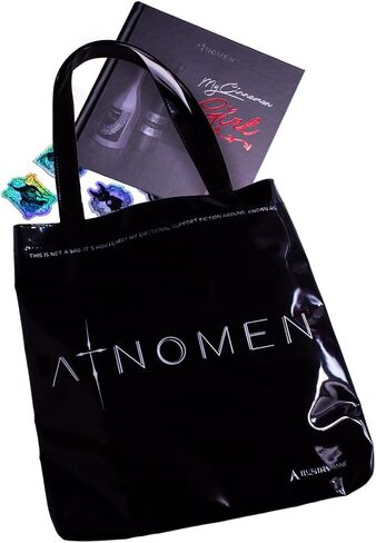 إلسترارياني | حقيبة جامعي My Cinnamon Girl - تتضمن كتاب My Cinnamon Girl ذو الغلاف الصلب + حقيبة Atnomen Glossy Tote + ملصقات مميزة - Monster Romance - Fantasy in Kuwait