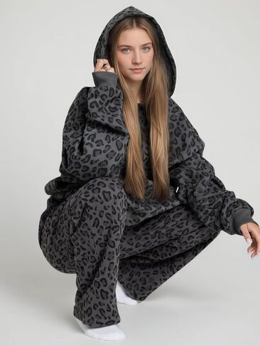 Womens 2 Piece Sweatsuits Fall Outfits Oversized Camo Hoodie Wide Leg Sweatpants Travel Lounge Matching Sweat Sets in Kuwait