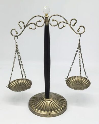 برج مجوهرات الميزان العتيق | مقياس ميزان العدالة | ديكور مكتب المحامي | فن النحت على الطراز العتيق | أفكار هدايا فريدة لتقاعد القاضي وطالب القانون | برونزية in Kuwait