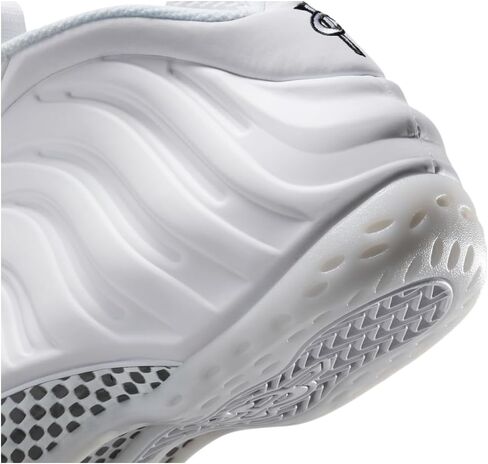 أبيض/أبيض حذاء Nike Air Foamposite One الرياضي in Saudi Arabia