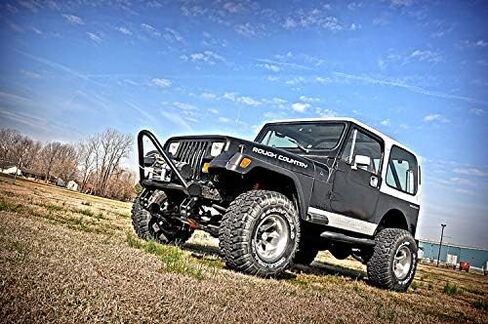 طقم رفع Rough Country 4 بوصات لسيارة جيب رانجلر YJ 87-95 | مقود كهربائي - 620N2 in Saudi Arabia