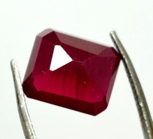 G&J 9 Ct Natural Red Beryl Bixbite Certified Emerald Cut Loose Gemstone Unisex Gift Best For Making Jewelry in Saudi Arabia