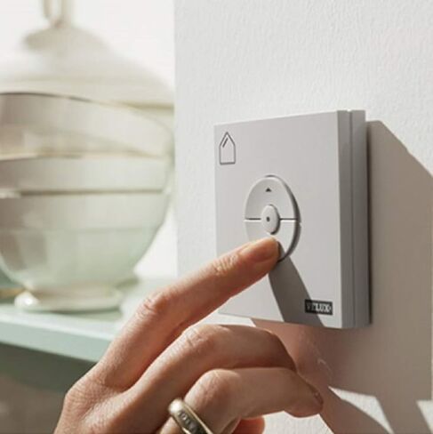 Velux Skylight Blind Remote فقط للتحكم في لوحة المفاتيح طراز KLI 312 US لتشغيل الستائر التي تعمل بمحرك Velux (تعمل الستائر فقط - لن تعمل المناور) in Saudi Arabia