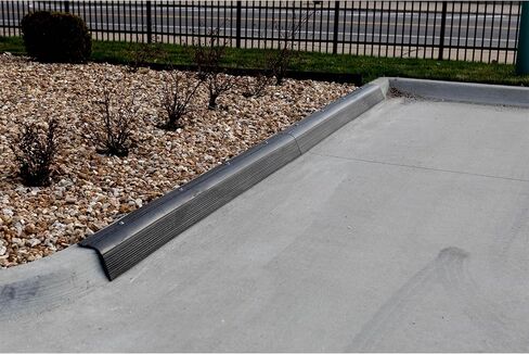واقي كبح، واقي كبح خرساني بطول 90 بوصة للارتفاعات 2 بوصة - 6 بوصة، بلاستيك بولي إيثيلين سميك متين 1/4 بوصة، تركيب بمسمار (أسود) in Kuwait