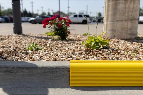 واقي كبح، واقي كبح خرساني بطول 90 بوصة للارتفاعات 2 بوصة - 6 بوصة، بلاستيك بولي إيثيلين سميك متين 1/4 بوصة، تركيب بمسمار (أسود) in Kuwait