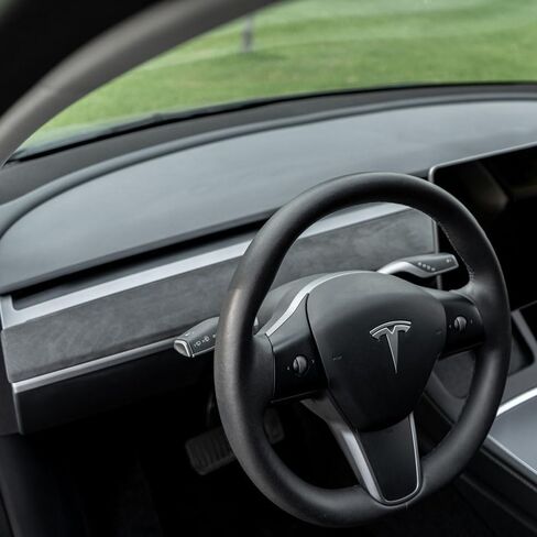 Tesloid.com أغطية لوحة القيادة وأغطية الأبواب لـ Tesla Model 3 وY (Alcantara/Suede) in Kuwait