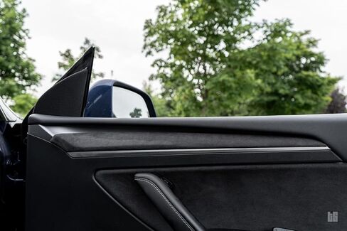 Tesloid.com أغطية لوحة القيادة وأغطية الأبواب لـ Tesla Model 3 وY (Alcantara/Suede) in Kuwait