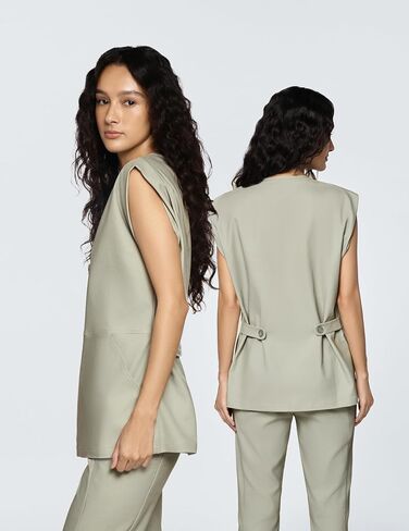 Fiona Drop Shoulder Scrub Top for Women – 2 Hoodie-Style Pockets, High Stretch, Easy Care, Adjustable Fit in Kuwait