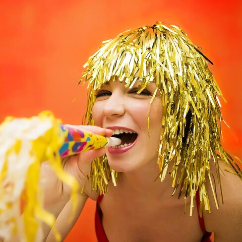 12 Packs Tinsel Party Wigs, Foil Wig Funny Shiny Cosplay Party Set Tinsel Party Supplies for Party Festival Costume Photo Props Men Women, Short Hair in Saudi Arabia
