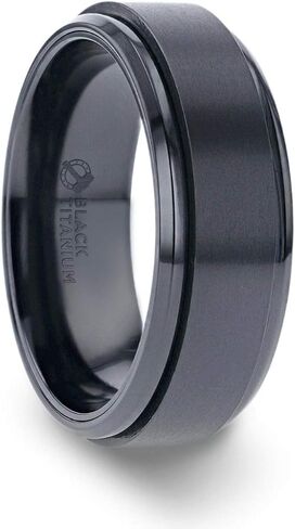 خاتم زفاف فانتوم أسود من التيتانيوم المصقول في المنتصف - بعرض 8 مم in Kuwait