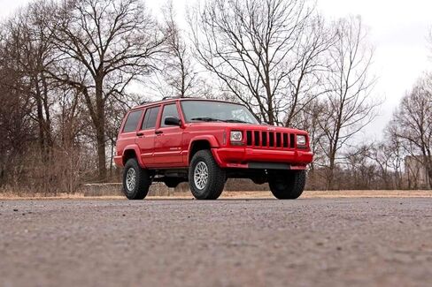 Rough Country 3" Lift Kit for 1984-2001 Jeep Cherokee XJ 2WD/4WD - 63041 in Saudi Arabia
