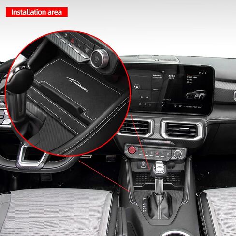 وسادة لوحة تخزين السيارة من BETTERHUMZ متوافقة مع Ford Mustang 2024 2025 لسجادة ديكور واقية من جلد الكانتارا الكربوني والإكسسوارات الداخلية للسيارة (جلد سويدي أسود) in Kuwait