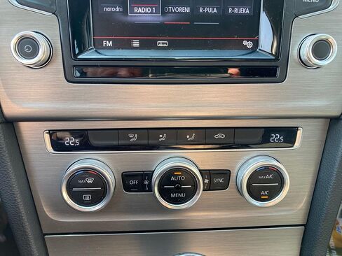 حلقة غطاء لمقبض تكييف الهواء من سبائك الألومنيوم الفضية متوافقة مع سيارة Volkswagen VW Tiguan Golf MK7 Passat B8 Atlas (مع خط فضي) in Kuwait