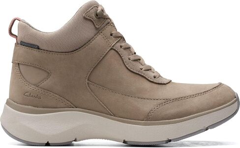 حذاء نسائي من Clarks Wave 2.0 متوسط ​​الكاحل in Saudi Arabia